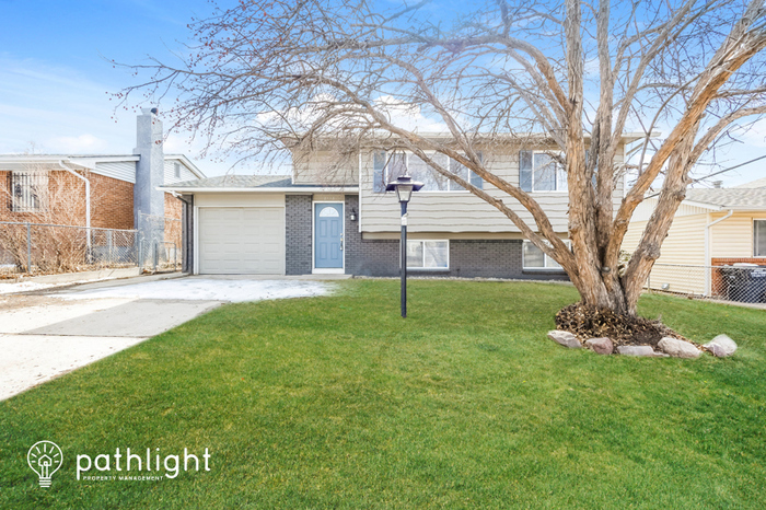 Primary Photo - 2113 Saranac Drive, Colorado Springs, CO, ...