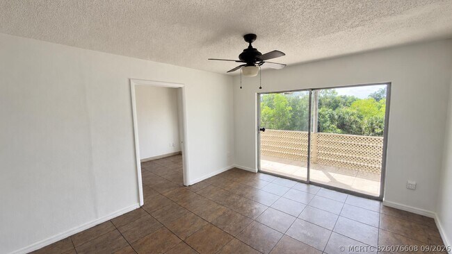 Foto del edificio - 4131 Stirling Rd