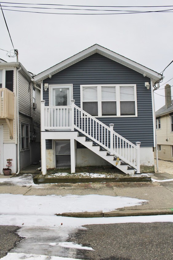 21 Farragut Ave, Seaside Park, NJ 08752 Townhome Rentals in Seaside