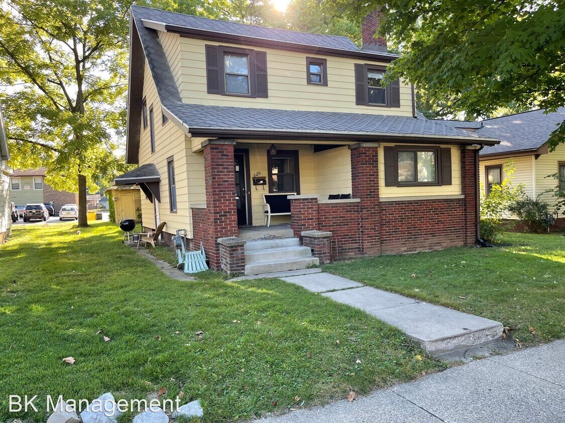 Primary Photo - 3 br, 1 bath House - 520 Hayes Street