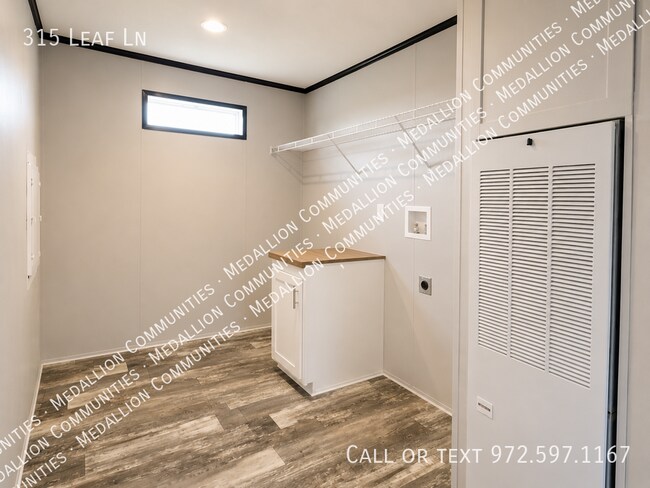 Foto del edificio - 315 Leaf Ln