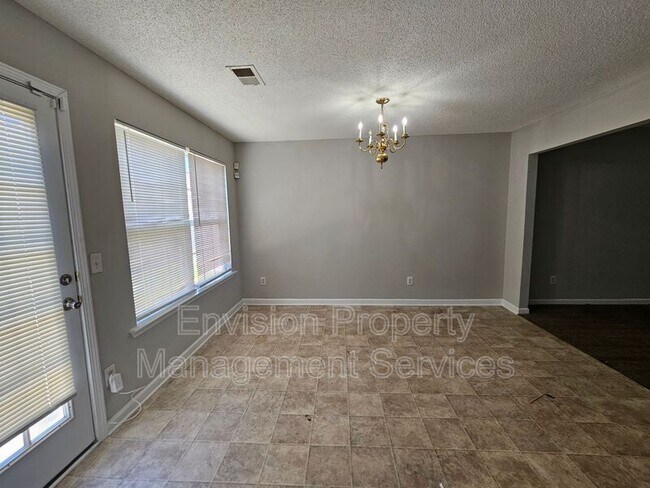 Building Photo - 336 Coral Cir