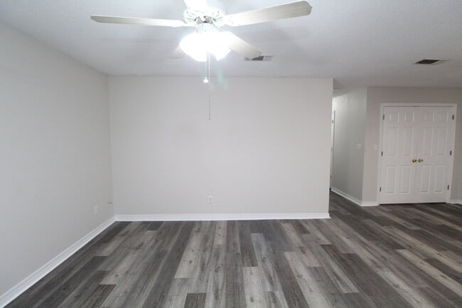 Building Photo - Updated 3BR/1BA Patio Home in Northeast Pensacola, Close to Downtown, Shopping, and Parks!