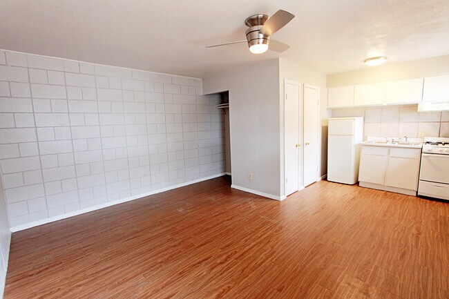 Foto del edificio - Recently Remodeled Studio Apartment In Hot East Austin!