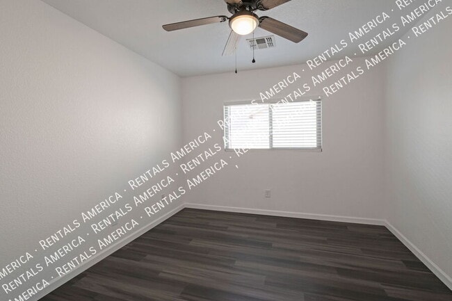 Building Photo - 3502 S Chaparral Rd