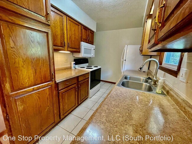 Building Photo - 3 br, 2 bath House - 212 NW Summit Drive