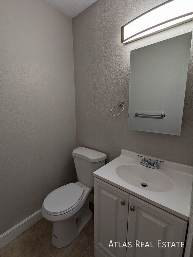 Building Photo - 5703 S Pearl St