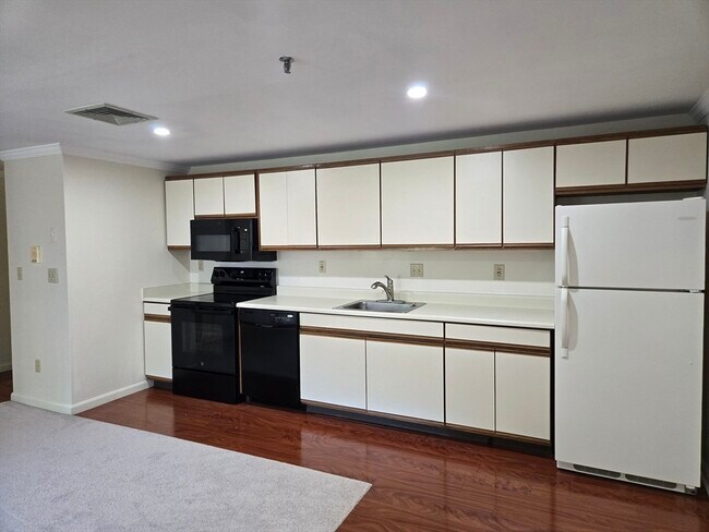 Foto del edificio - 996 East St