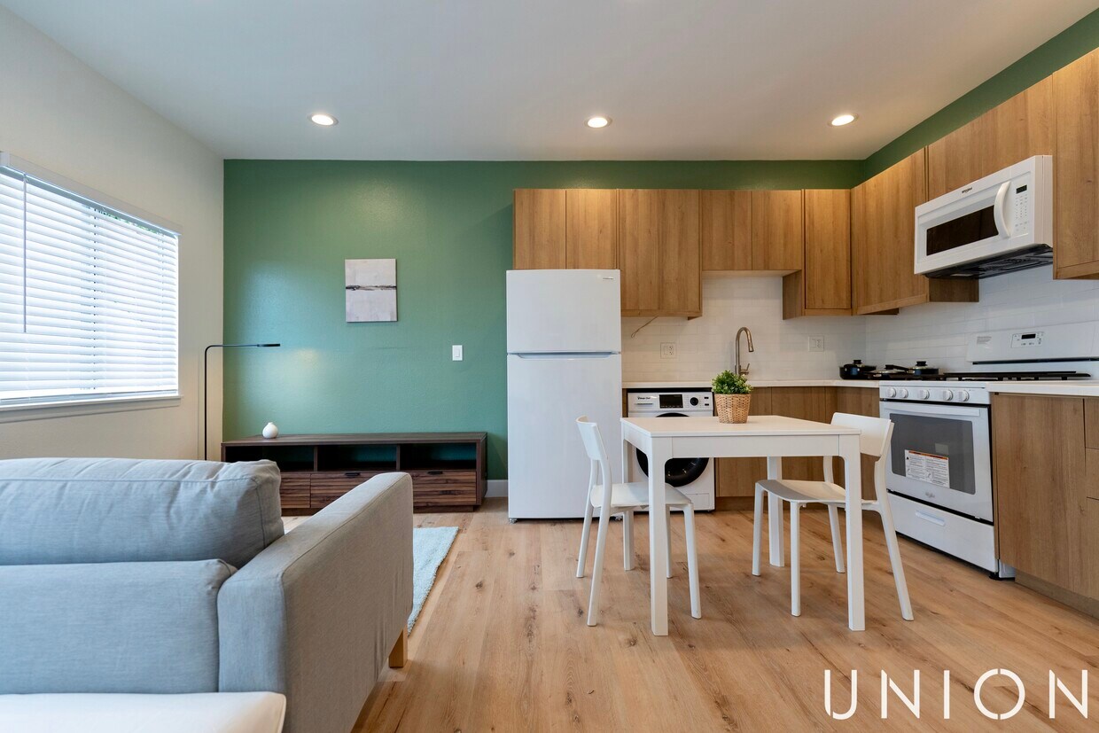 Foto principal - 1137 W 25th St