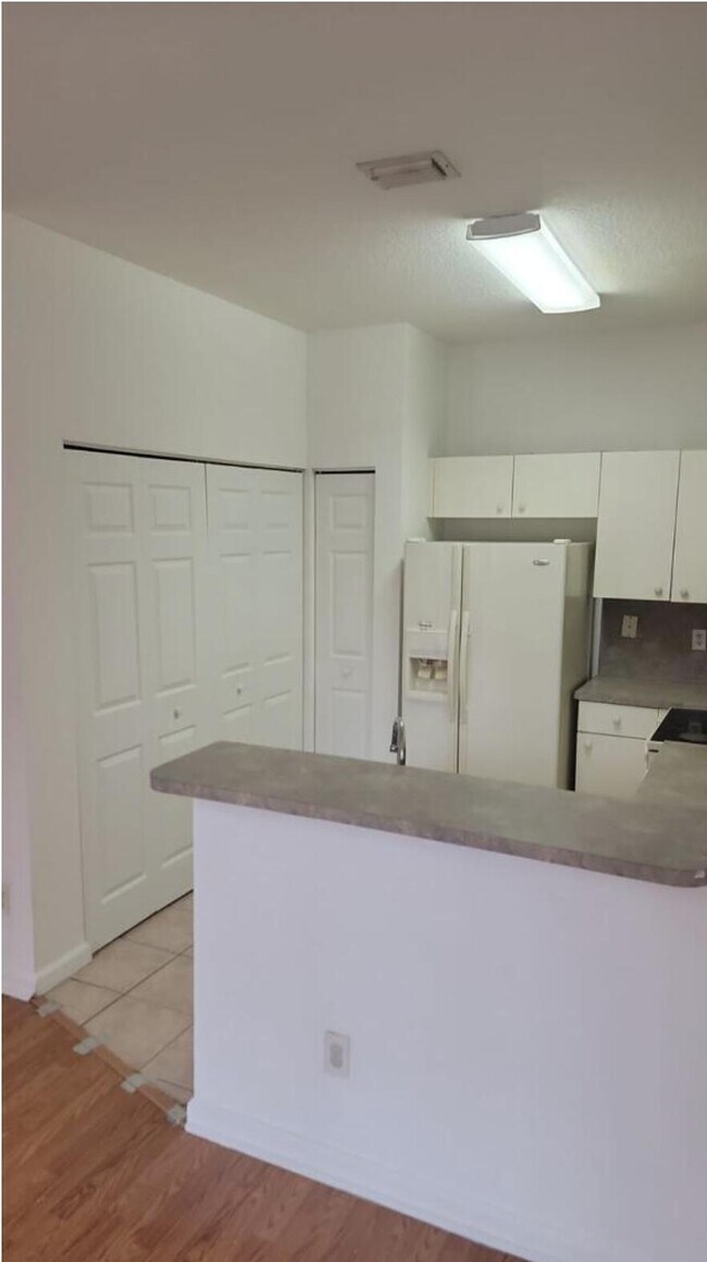 Building Photo - 1407 S Santa Catalina Cir