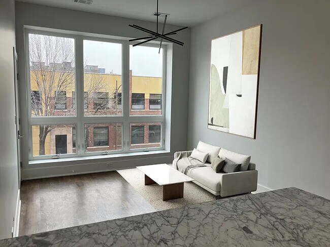 Foto del edificio - 1647 W Hubbard St