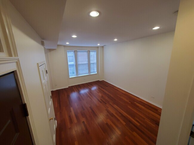 Foto del edificio - 2417 W Lyndale St