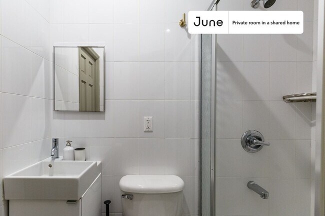 Foto del edificio - Room in Shared 4 bed/4 bath home in Midtown East