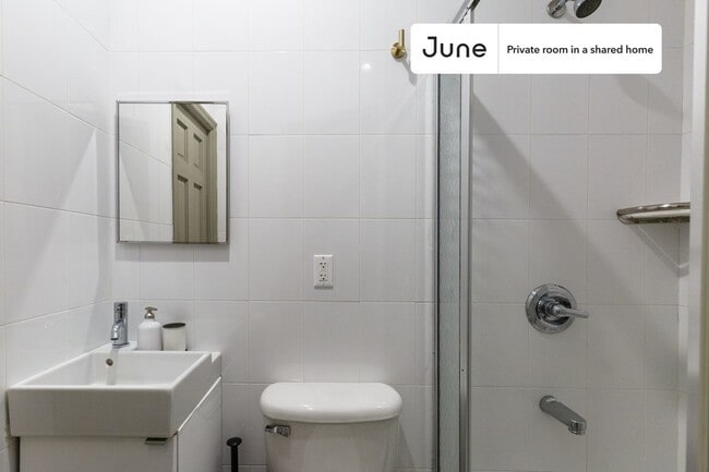 Building Photo - Room in Shared 4 bed/4 bath home in Midtown East