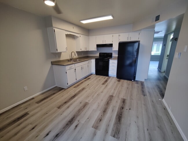 Building Photo - ALBANY