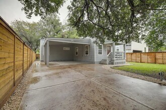 Building Photo - 3523 Bain St