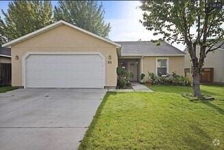 Building Photo - 301 Parkmont Wy