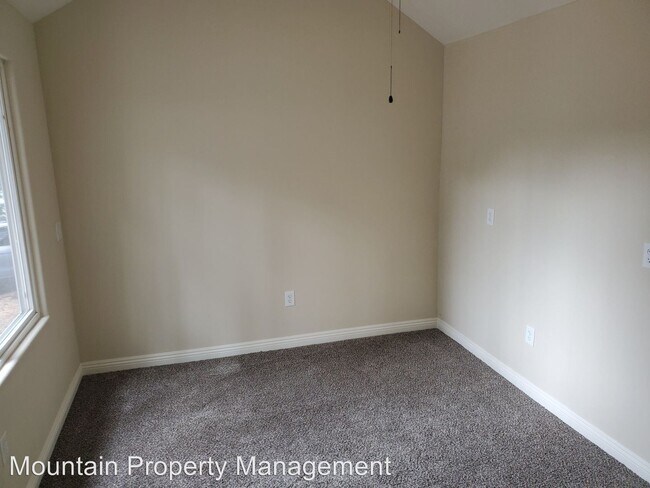 Building Photo - 3 br, 1 bath House - 761 Arth Dr