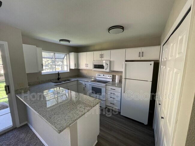 Building Photo - 6348 Colony Cir