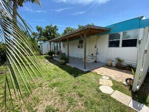 Building Photo - 5687 Meadowlark Ln