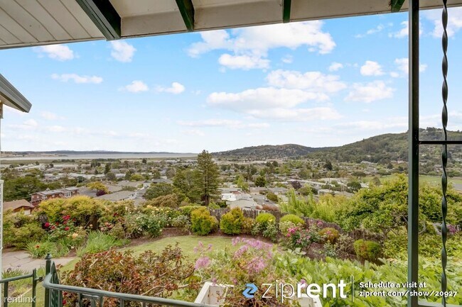 Building Photo - 5 br, 3 bath House - 135 Elm Ave, Larkspur...