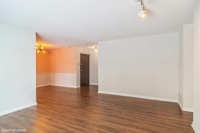 Building Photo - 1920 Hidden Creek Cir