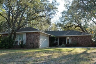 Building Photo - 260 Dominica Cir E