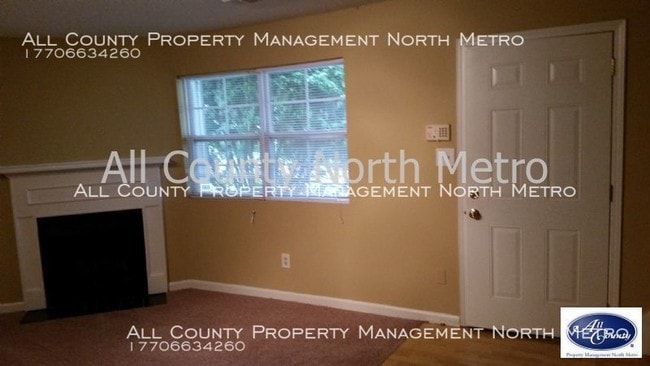 Building Photo - 3BR/2.5BA Duplex in Downtown Woodstock!