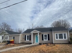 Building Photo - 509 S Dillard St