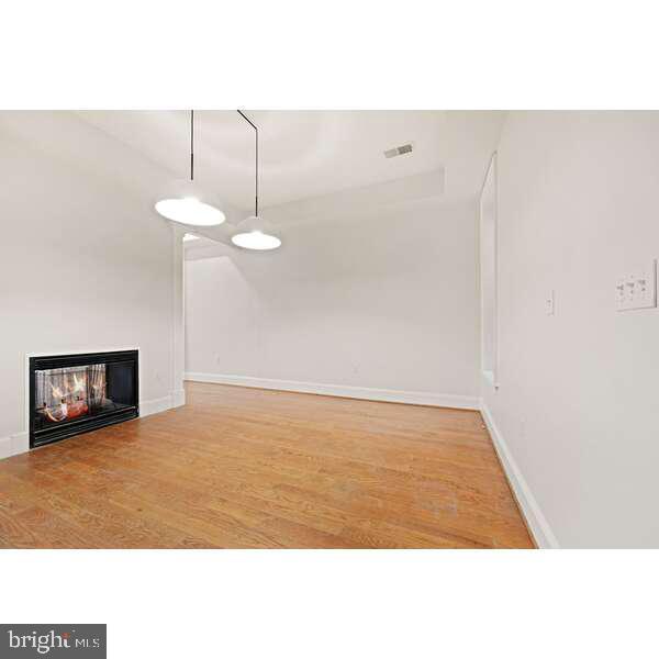 Foto del edificio - 42 New York Ave NE