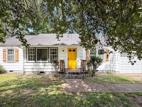 Building Photo - 4709 Colonial Dr