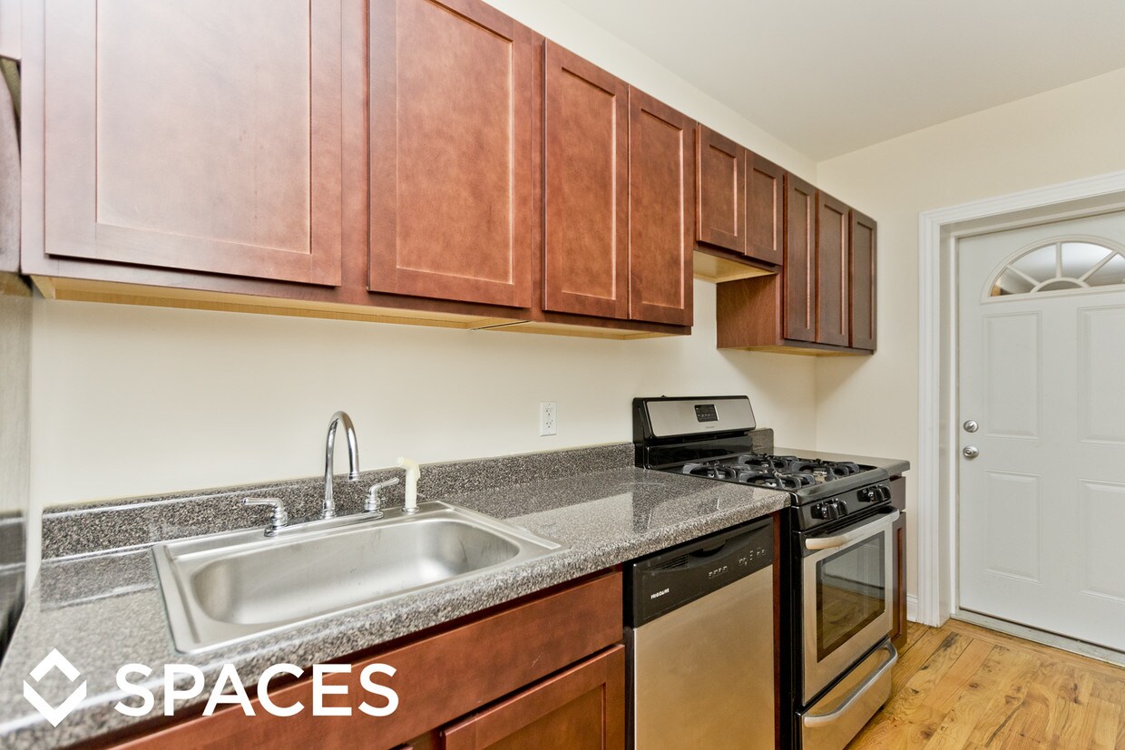 Foto principal - 955 W Cornelia Ave