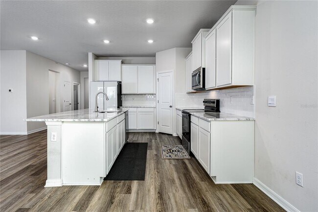 Building Photo - 10622 Eustis Dr