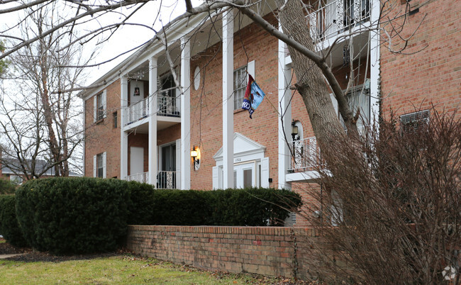 Building Photo - Beacon Street Apartments