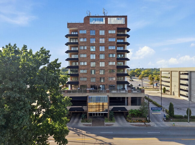 Building Photo - 355 S Broadway Park