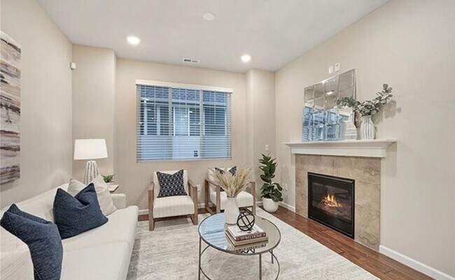 Foto del edificio - Air Conditioned Beautiful Home in Lynnwood