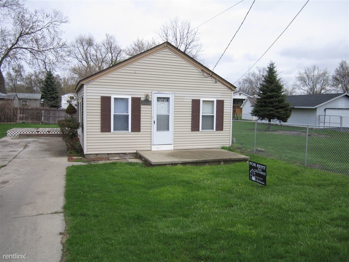 Primary Photo - 2267 E Bristol Rd