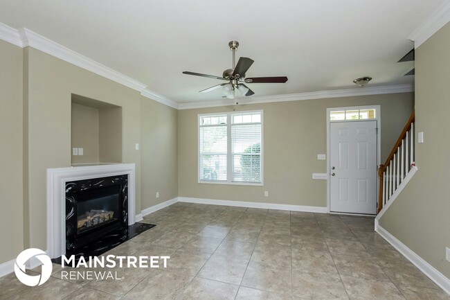 Building Photo - 10438 Hugue Way