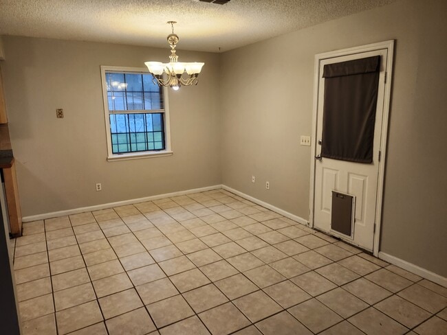 Building Photo - 56 Cross Creek Dr