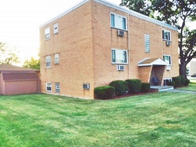 Building Photo - 6084 Ridge Rd