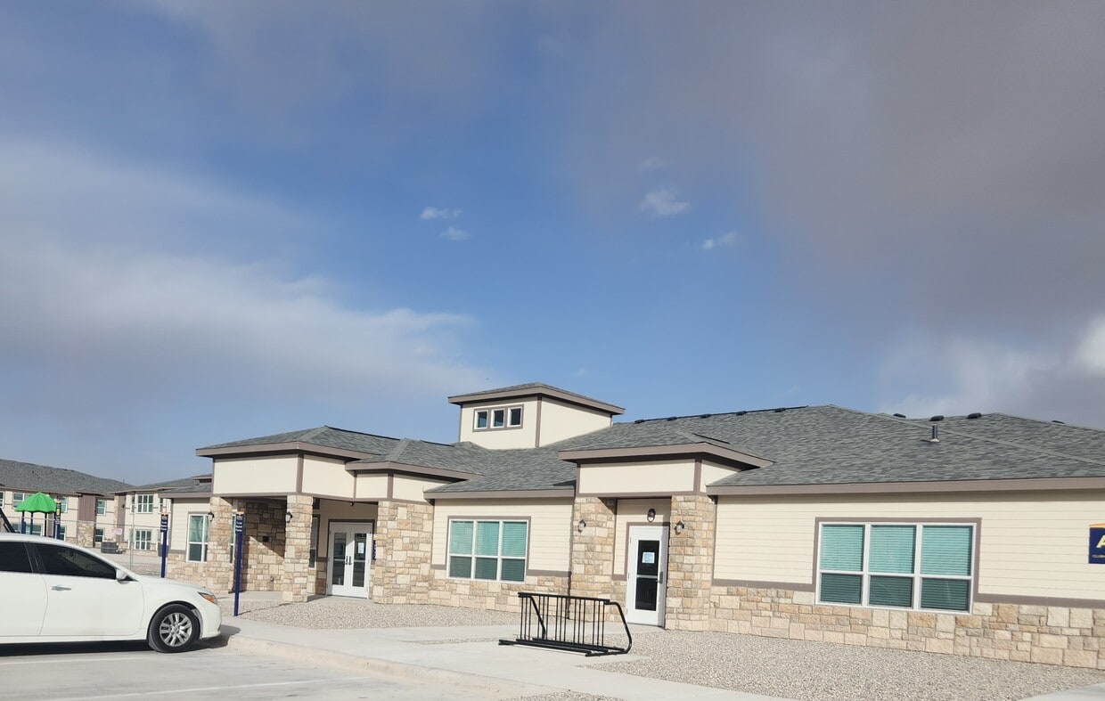 EMLI at Wells of Artesia Apartments in Artesia, NM