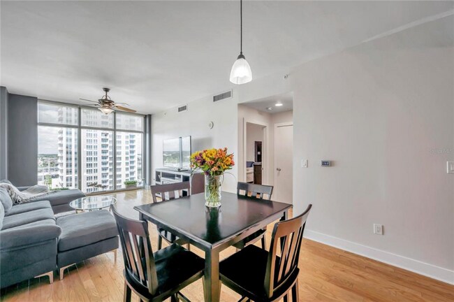 Foto del edificio - 1208 E Kennedy Blvd