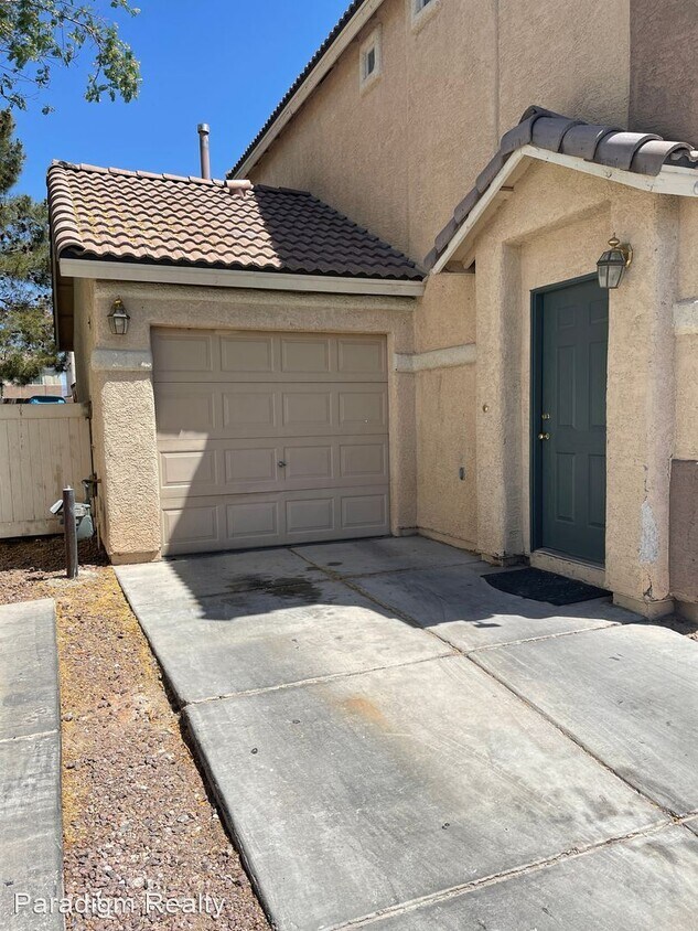 2 br, 1.5 bath House 5220 Paradise Valley House for Rent in Las Vegas, NV