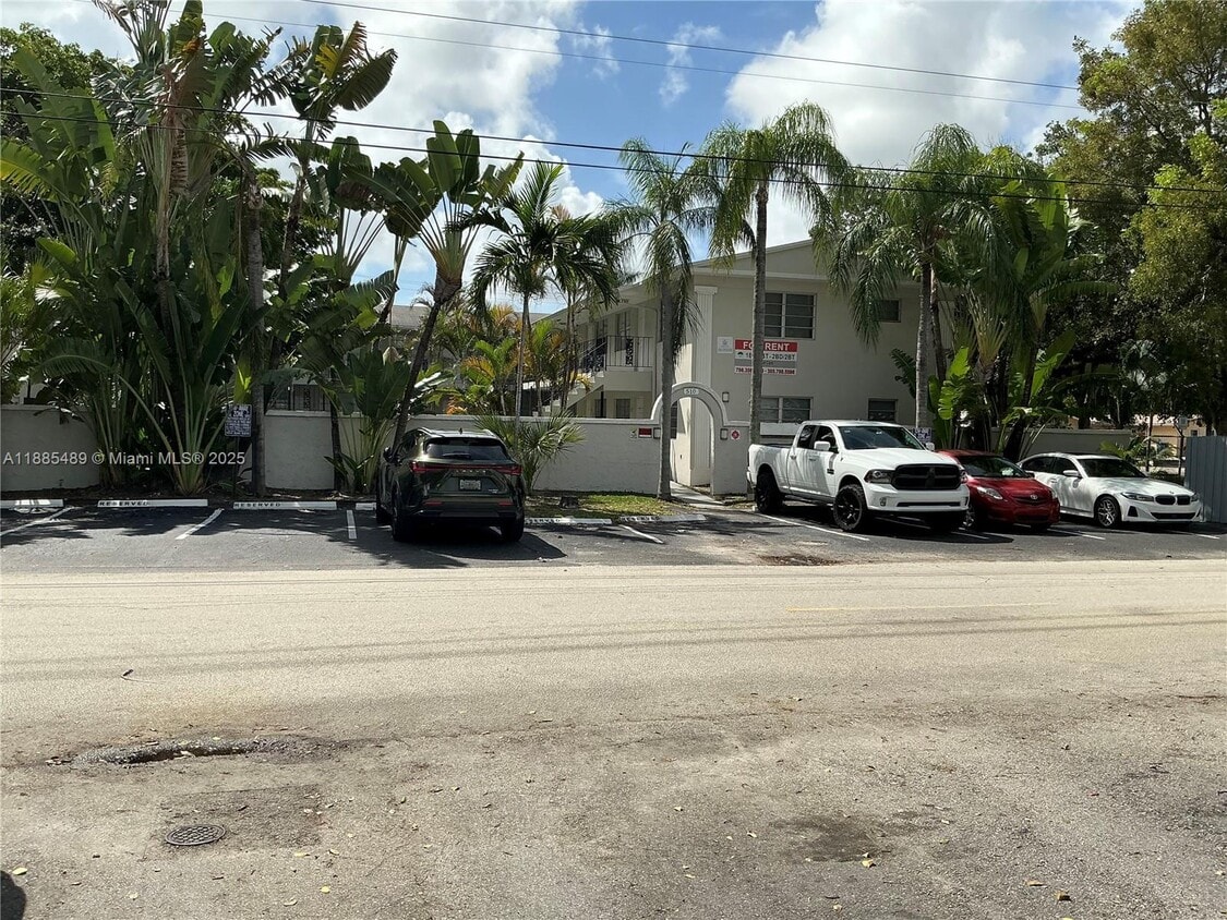 Primary Photo - 510 SE 9th St