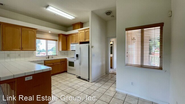Foto del edificio - 2 br, 2 bath House - 2750 Hawk View Ct