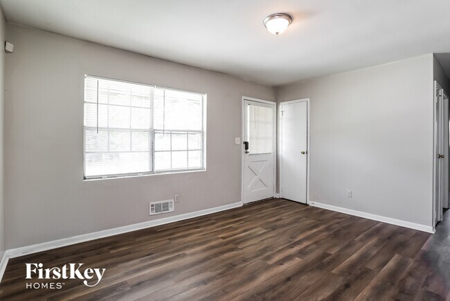 Foto del edificio - 8263 Kendrick Rd