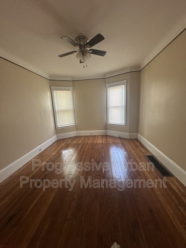 Foto del edificio - 4301 Bridge Ave