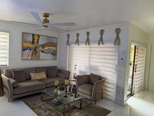 Foto del edificio - 20170 NE 3rd Ct