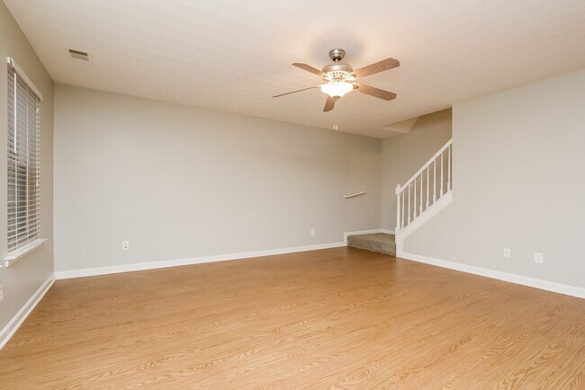 Building Photo - 340 Meadows Ln