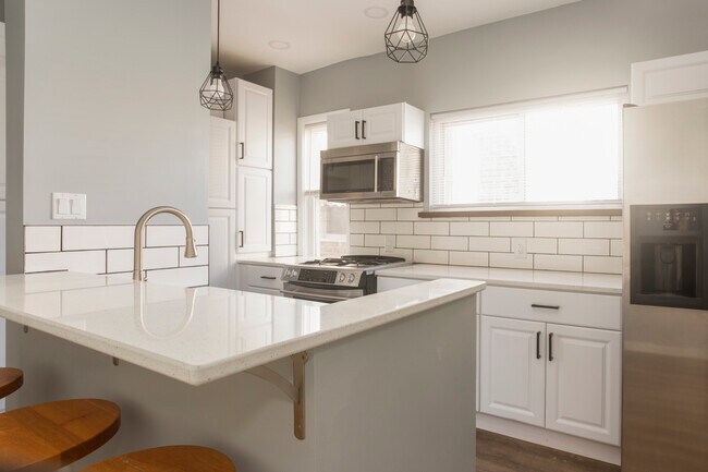 Foto del edificio - 4820 W Roscoe St
